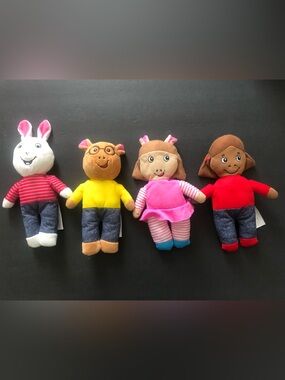 Set of 4 Arthur Plush Doll Set -G